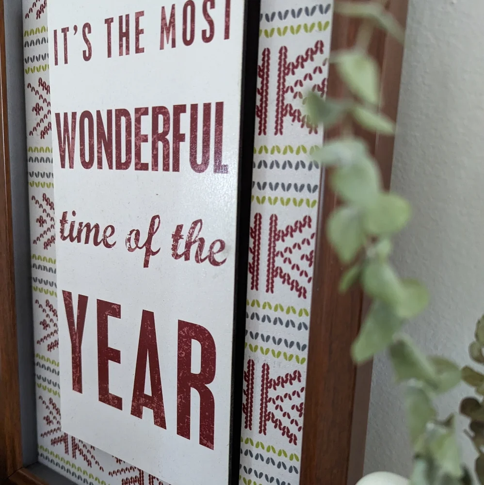 Holiday Sign - Picture 2 of 3